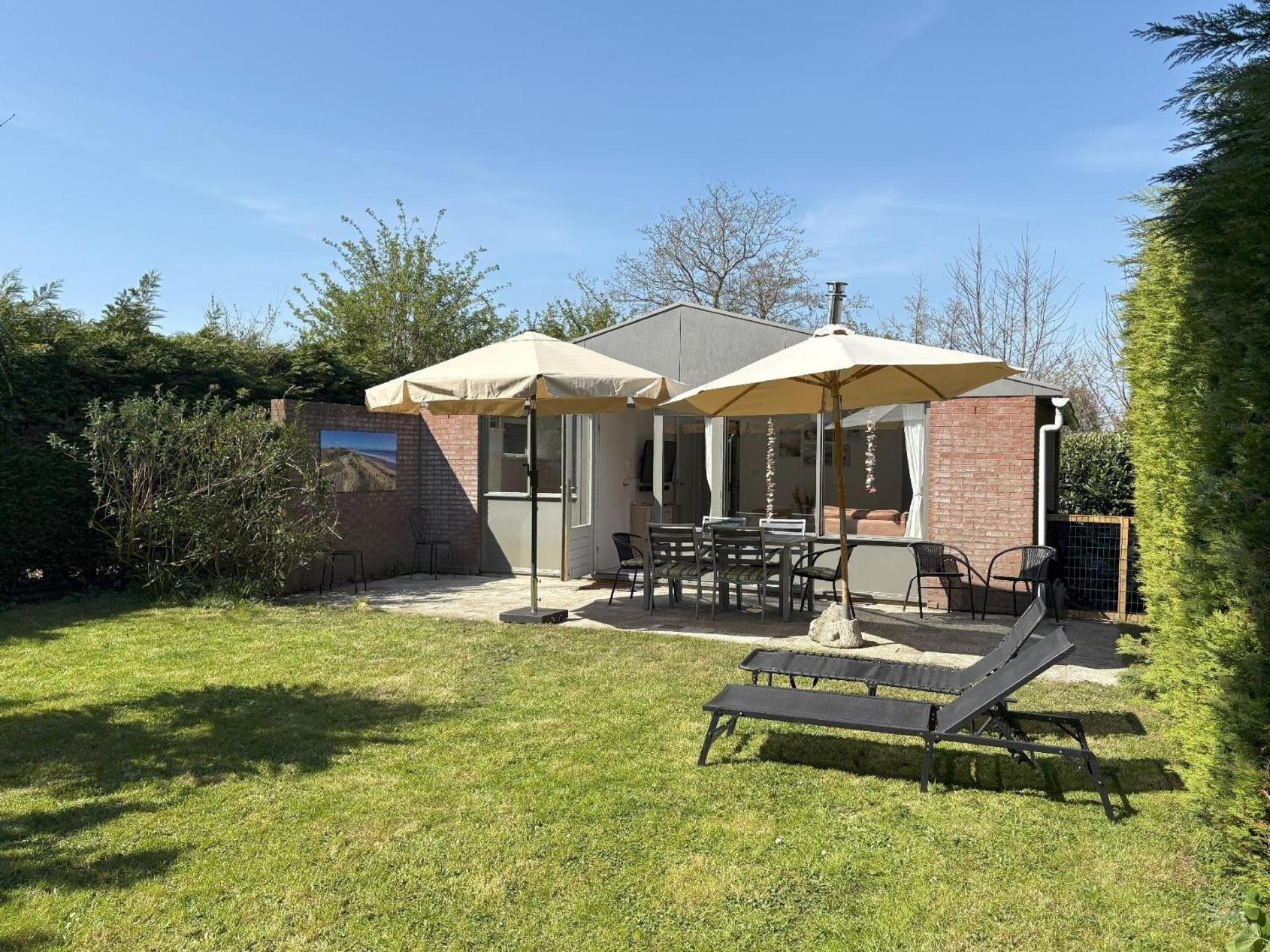 Gemuetliches, Helles Ferienhaus Mit Privatem Garten In Gepflegtem Ferienpark Warmenhuizen Exteriör bild